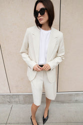 CLASSIC FIT SUITING BLAZER