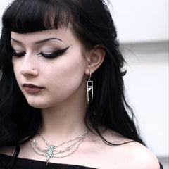 CHIC GUILLOTINE EARRINGS