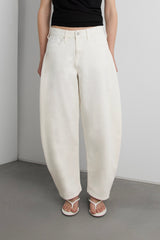 MID-RISE CURVED WAIST BARREL LEG PANT