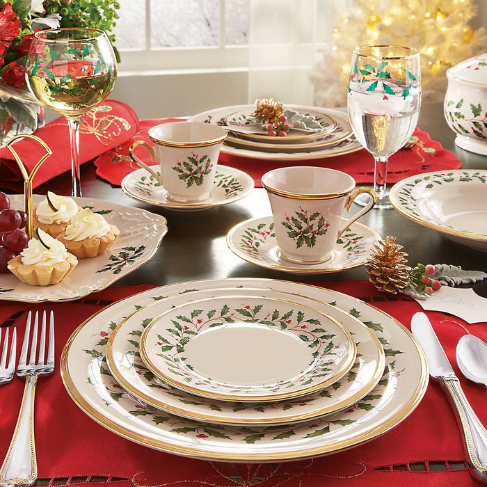 Holiday 5-piece Dinnerware Set + Bonus