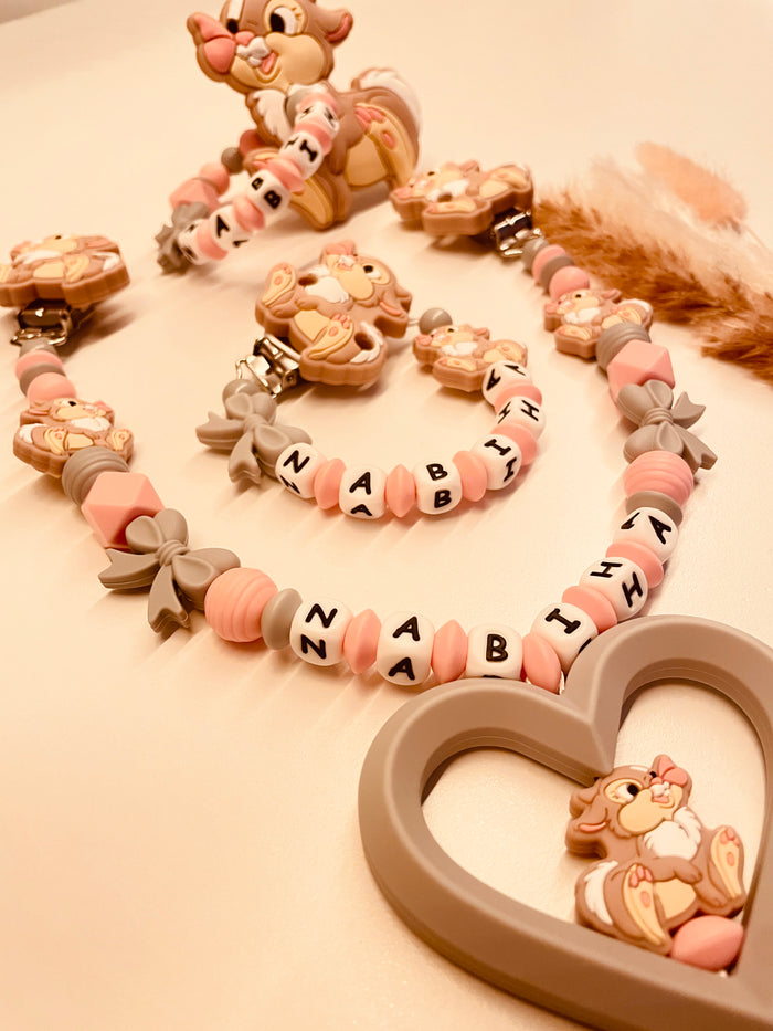 Schnullerkette Kinderwagenkette Greifring personalisiert Mädchen Geschenk zur Geburt rosa grau